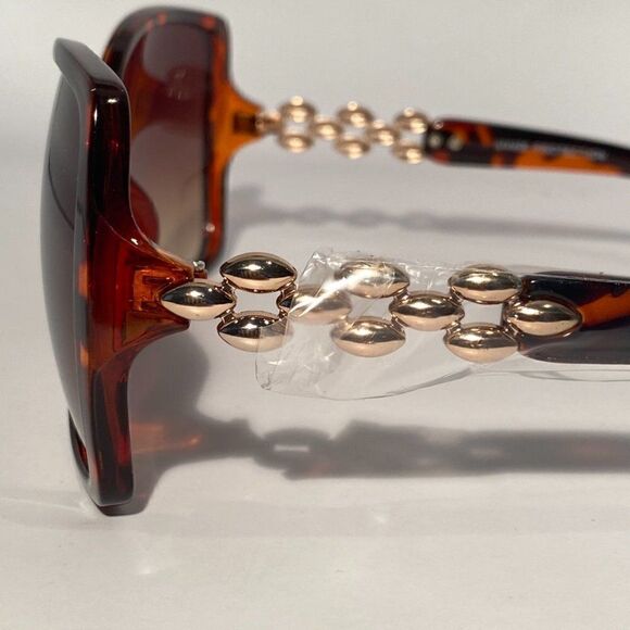 Oversize Tortoise Sunglasses With Silver Detail on Arm New main image 9